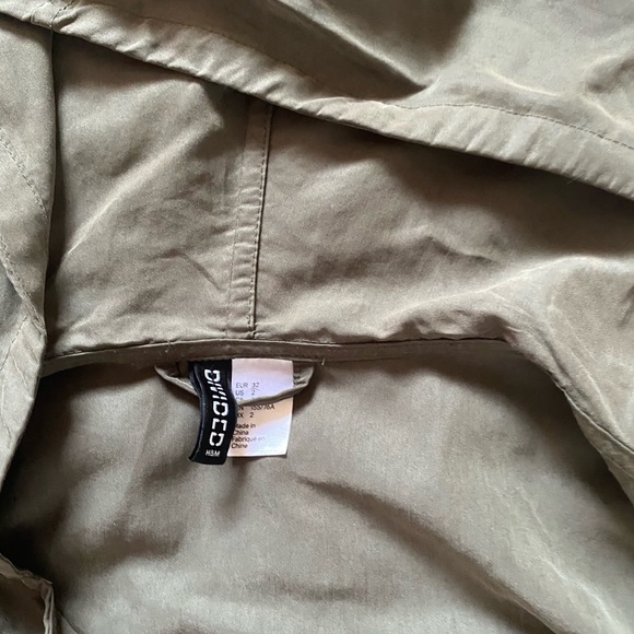 H&M green utility trench coat, super lightweight - Picture 3 of 3